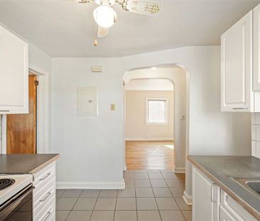 For Lease - 359 Dominion Avenue Unit# 2, Carlingwood - Westboro and... - Photo 4