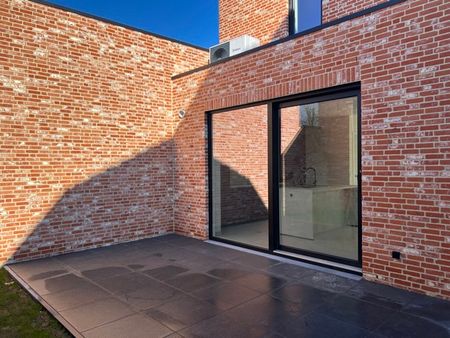 Halfvrijstaande woning net buiten het centrum - Photo 2