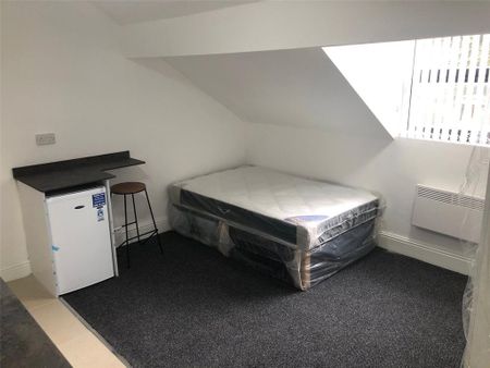 Studio to rent - Photo 2