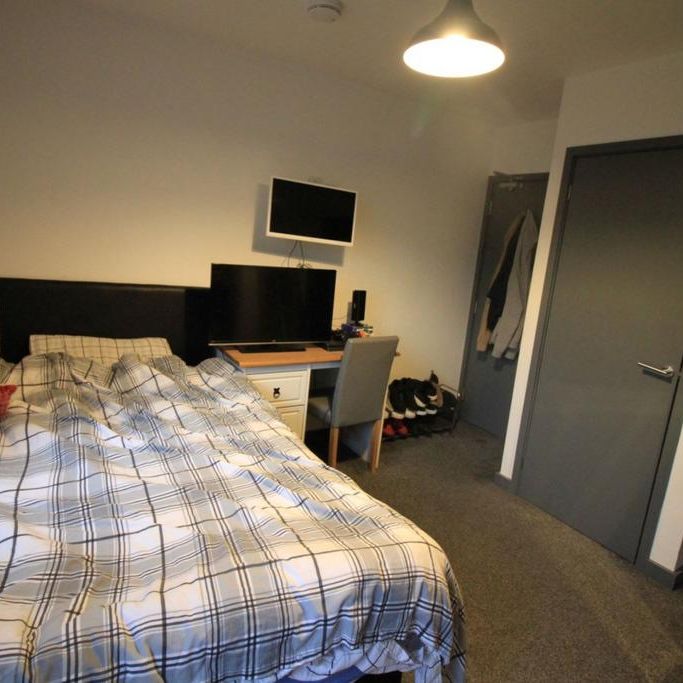 5 bedroom terraced house to rent - Photo 1