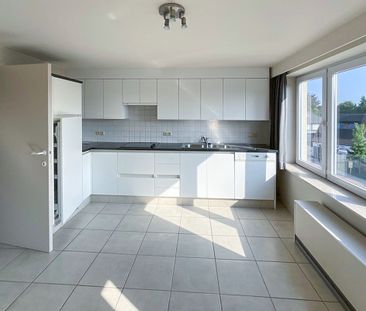 ZONNIG APPARTEMENT IN HET HARTJE VAN WAARDAMME met 2 slaapkamers. - Photo 3