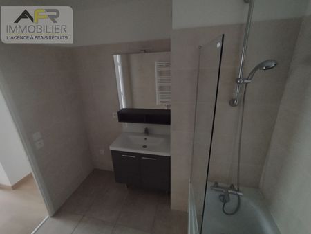 Location Appartement 3 pièces 61m² - Photo 2