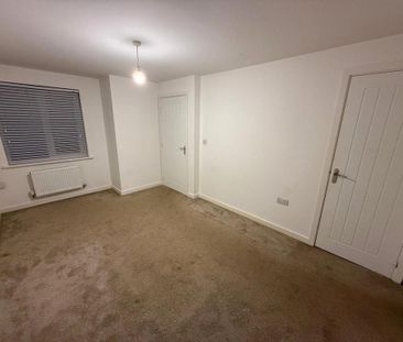 2 bedroom semi-detached house to rent - Photo 3