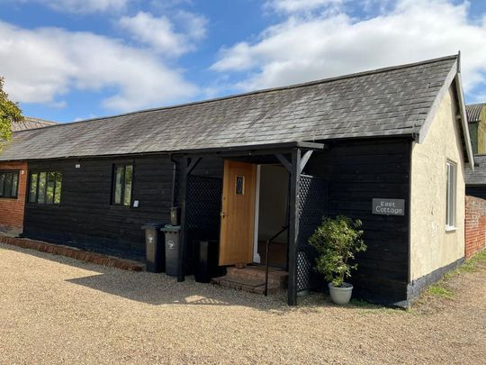 2 bedroom bungalow to rent - Photo 1