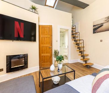 1 bedroom in a flat share to rent - Photo 2