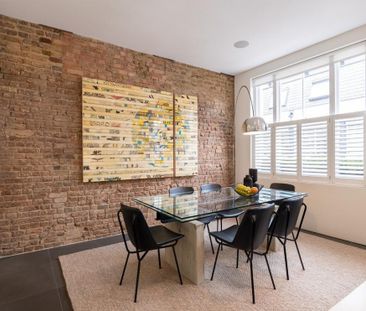 2 bedroom mews to rent - Photo 3