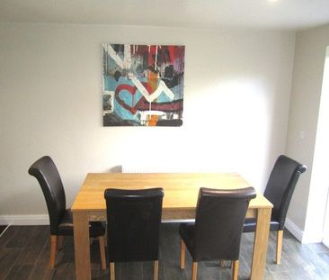 6 bedroom property to rent - Photo 2