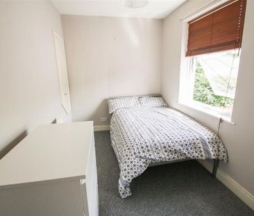 5 bedroom flat to rent - Photo 2