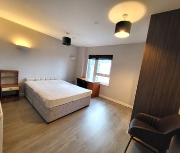 Room in a Shared Flat, Wandle Road, CR0 - Photo 6