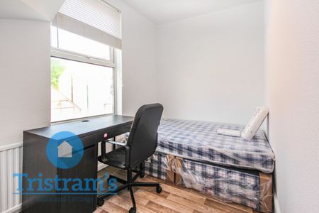 1 bed Apartment for Rent - Photo 2