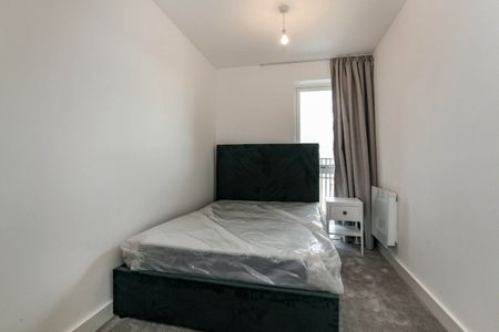 2 Bed Flat, Kew Bridge Road, TW8 - Photo 3