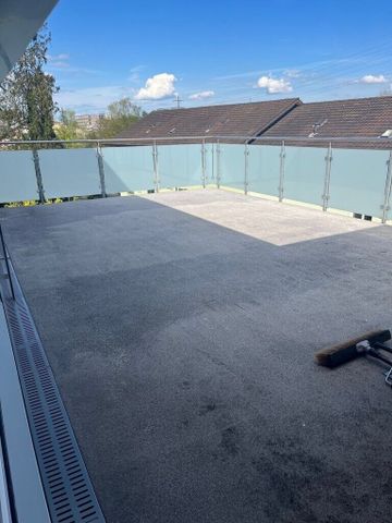 Living in a central location - Photo 5