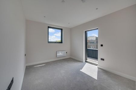 3 bedroom apartment to rent - Photo 3