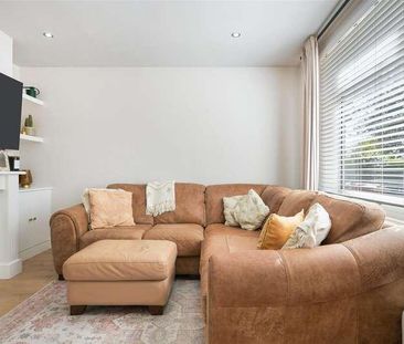 Weldon Way, Merstham, RH1 - Photo 2
