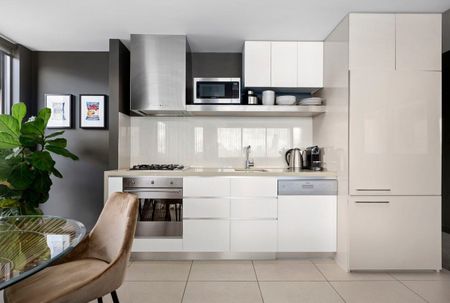 Fully Furnished Cosmopolitan Living with North-Facing Balcony - Photo 5