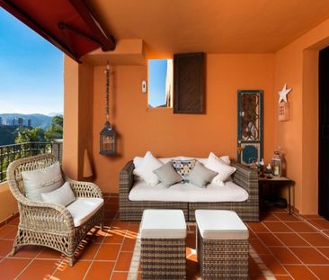 Middle Floor Apartment in Benahavís - Photo 6