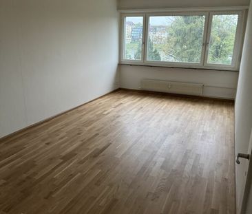 Sanierte Wohnung mit neuer Küche am Rhein - Photo 1
