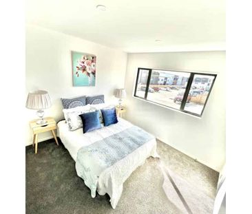 35 Hearth Street, Flat Bush - Photo 2