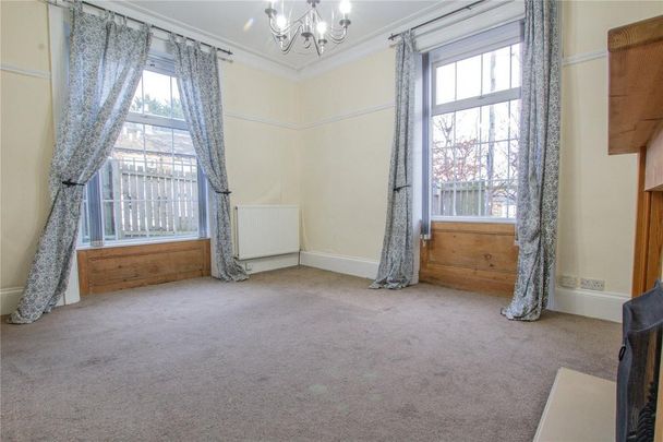 2 bedroom end of terrace house to rent - Photo 1