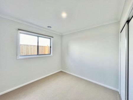 Stylish Lara Living - Photo 2