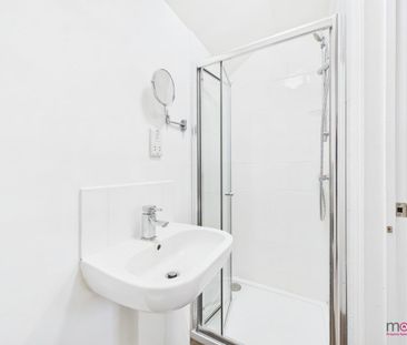 2 bedroom end of terrace house to rent - Photo 3