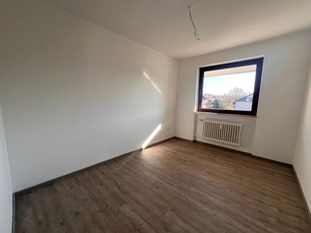 Familienfreundliche 3-Zimmer-Wohnung mit Balkon - Foto 2