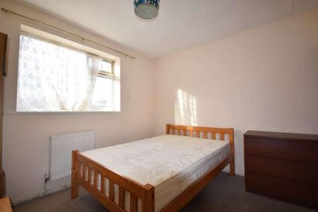 Lovell Court, Crumpsall, Manchester, M8 - Photo 5