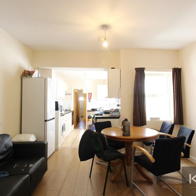 5 bedroom terraced house to rent - Photo 1