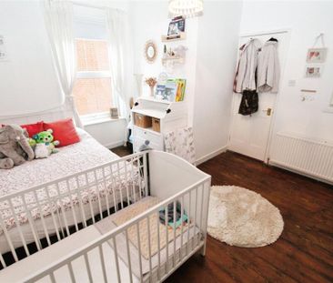 3 Bed Semi-Detached House, Forster Road, SO14 - Photo 3