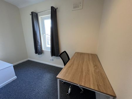 2 bedroom semi-detached house to rent - Photo 5