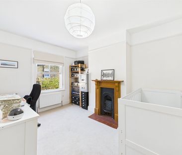 Crown Road, St Margarets, London, TW1, Twickenham - Photo 2