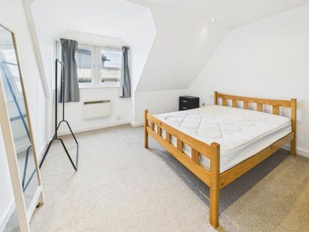 3 bedroom flat to rent - Photo 5