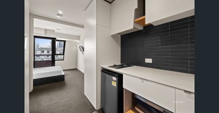 STYLISH AND CONVENIENT STUDENT LIVING IN CARLTON – PRIME LOCATION - Photo 4