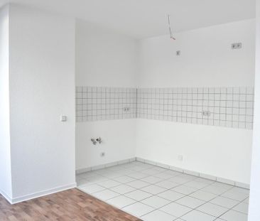 Loftartige Dachgeschosswohnung - 3 Zimmer - Aufzug - Photo 2