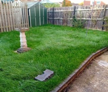 27 Woodhill Avenue, Gainsborough, DN21 1FB - Photo 2