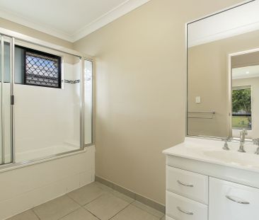 9 Ellsworth Drive, Mount Louisa - Photo 4