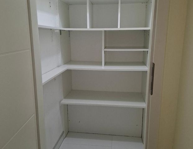 Moderne, helle, luxuriöse Wohnung mit Terrasse - Photo 1