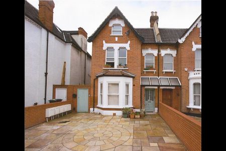 Studio Flat, Farnan Road, SW16 - Photo 2