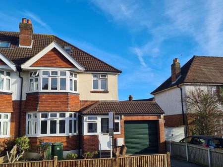 4 bedroom semi-detached house to rent - Photo 4