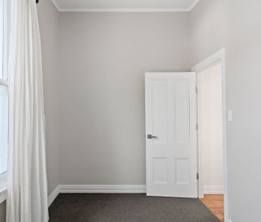 Large Four Bedroom Home! - Photo 4