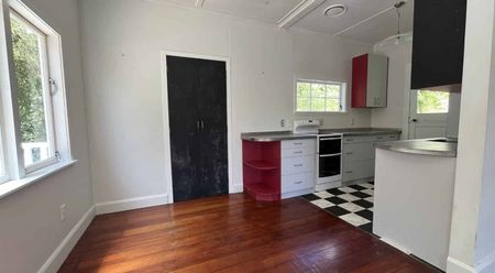 Two Bedrooms, Brooklyn - Photo 4