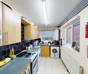 4 bedroom terraced house to rent - Photo 6