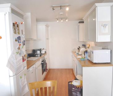 2 bedroom flat to rent - Photo 3