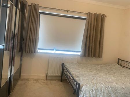 1 bedroom in a house share to rent - Photo 2