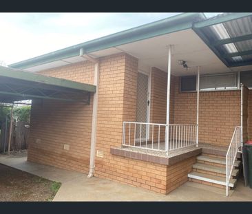 4/3 Edinburgh St, West Tamworth, NSW 2340 - Photo 4