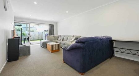 Modern 3 Bedroom Home in Sought-After Flagstaff - Photo 3