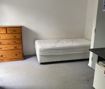 Modern 1-Bedroom Apartment in Dunedin City Centre – Fully Furnished... - Photo 1