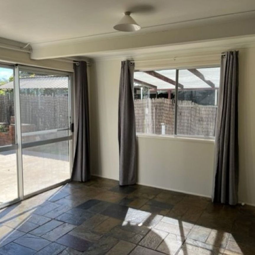 Spacious Ground Floor Unit in a Quiet Location - Photo 1