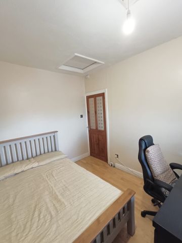 2 Bed End Terrace, Manor Oaks Road, S2 - Photo 4