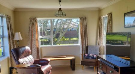 Charming, sunny home in a great location. - Photo 4